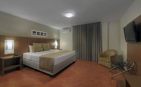 Hotel Deville Curitiba
